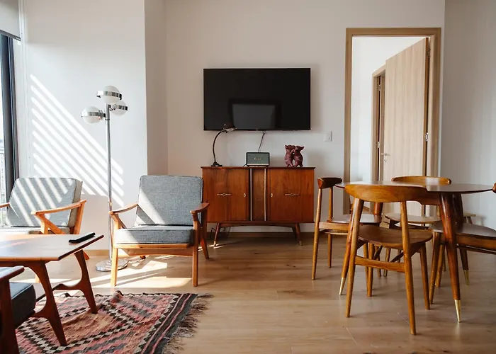 Forma By Mr W Apartment